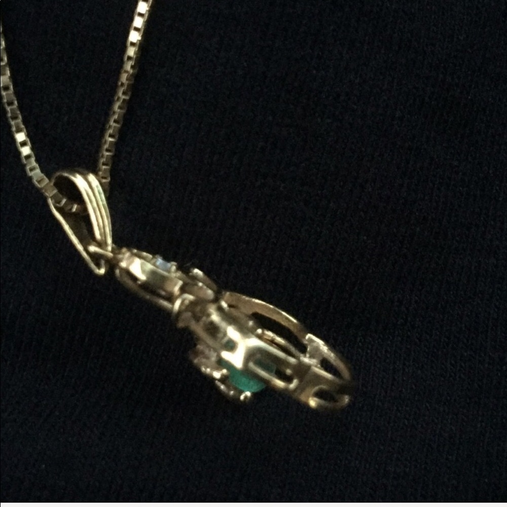 18K Gold Apple Emerald diamond pendant only